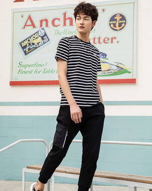 �ڰ׺�����+��ɫ����ѝ����(j��ng)����������^�r(sh��)