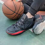 �Ϳ˚W��KYRIE 7 EP�@��Ь5����ȯ��689���]