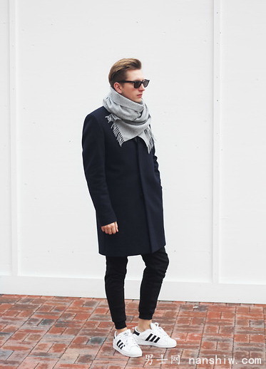 �W���L(f��ng)���´� չ�F(xi��n)��ʿ���(ch��ng)�Ľ^���x��