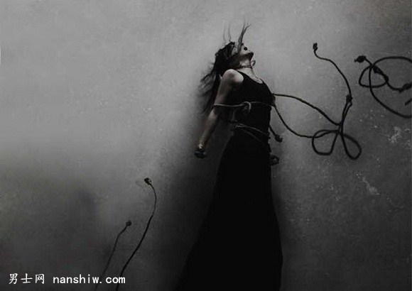 һ���h�����Ĺ��b��b���F(xi��n)���r�еĴ�Խ