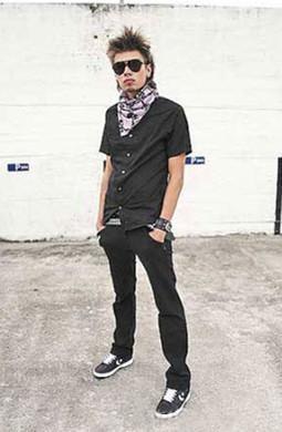 ���Ķ��_˹���^���� ��չ�����L(f��ng)��