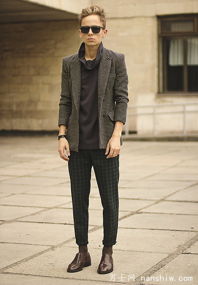 ��(f��)��Ӣ���L(f��ng)��VS����ԭ���L(f��ng)��