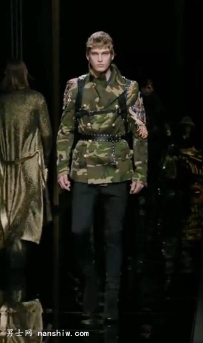�͠���Balmain Fall Winter 2017 Menswear Show