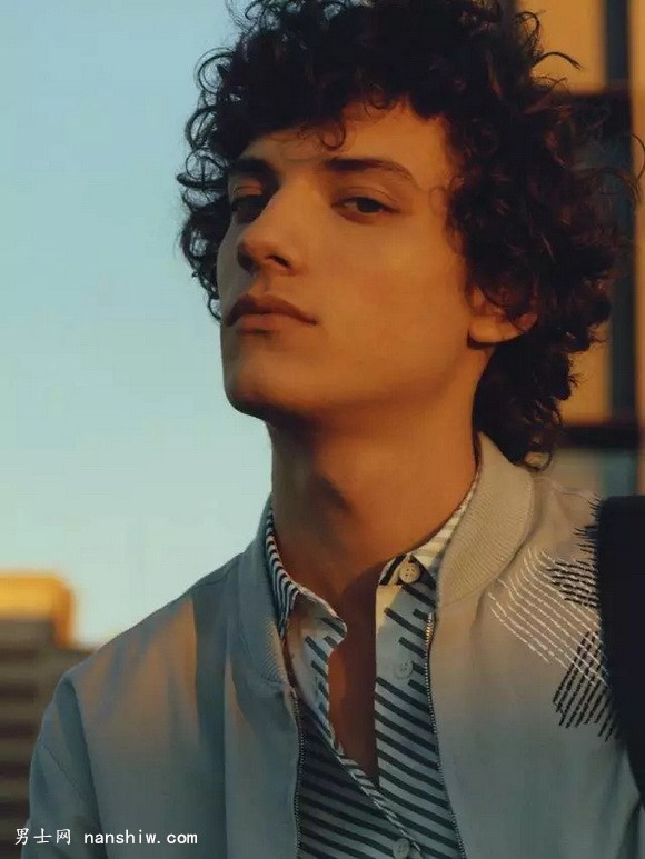 ��ɫ���A �C ���R��2017�괺�����bϵ��