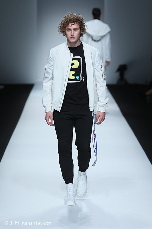 2017�ﶬ�Ϻ��r(sh��)�b�ܣ�XINYUHU(li��n)��PAC-MAN�l(f��)��ȫ�³���