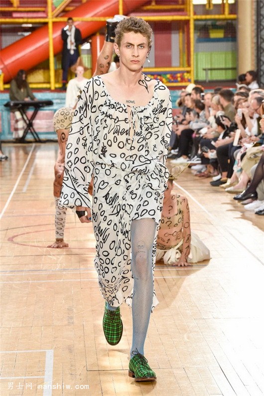 ���(ch��ng)| Vivienne Westwood���S�S�����f˹����£�2018�������b