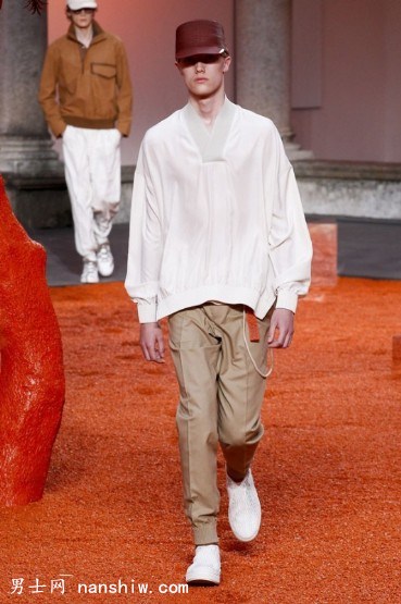 ���| Ermenegildo Zegna���၆2018���ĕr�b��