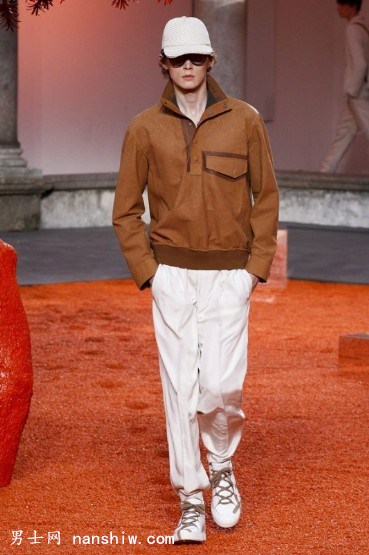 ���| Ermenegildo Zegna���၆2018���ĕr�b��