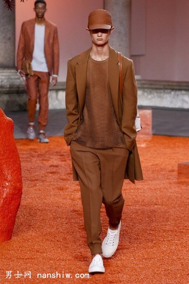 ���(ch��ng)| Ermenegildo Zegna���၆2018���ĕr(sh��)�b��