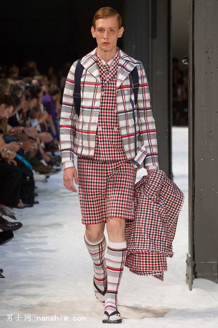 ���| ���m���b��Moncler Gamme Bleu2018�������b��