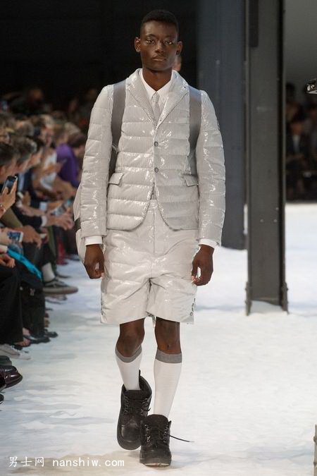 ���(ch��ng)| ���m���b��Moncler Gamme Bleu2018�������b��