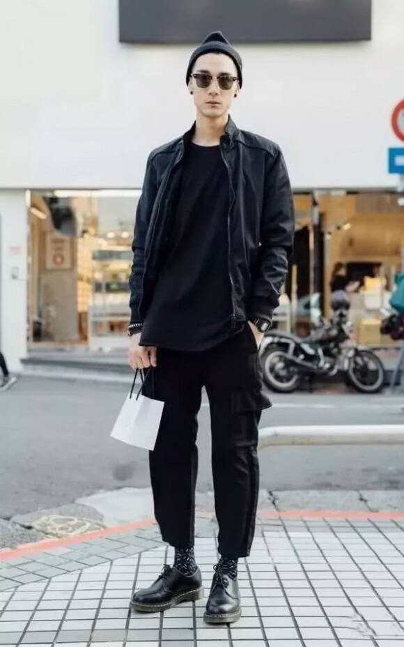 馬丁鞋秋冬不可少,5種馬丁鞋搭配讓你做個(gè)有范潮男