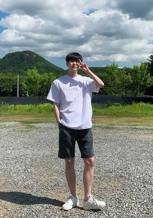 ��ɫ����T��+�{ɫ���bţ�ж�ѝ����������Ƀ�����