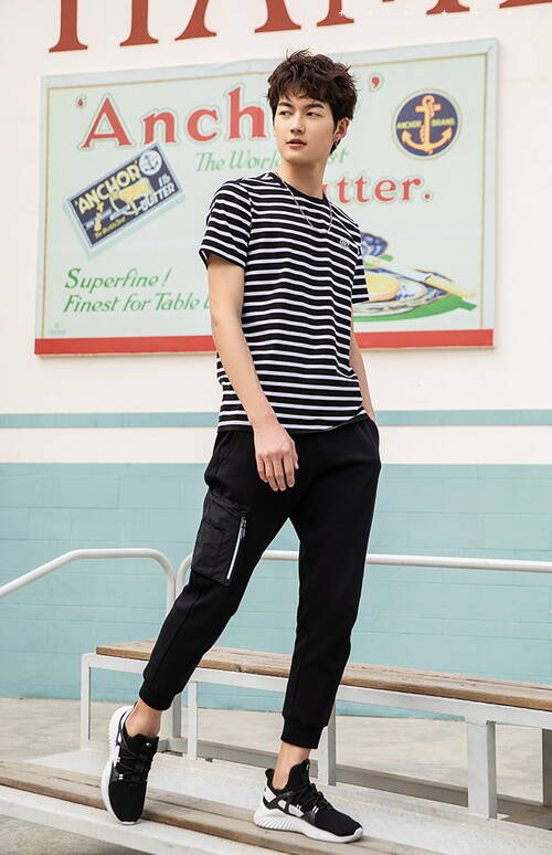 �ڰ׺�����+��ɫ����ѝ����(j��ng)����������^(gu��)�r(sh��)